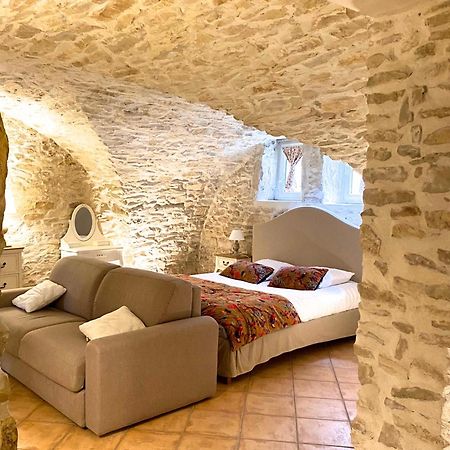 مبيت وإفطار Lirac Locus Amoenus المظهر الخارجي الصورة