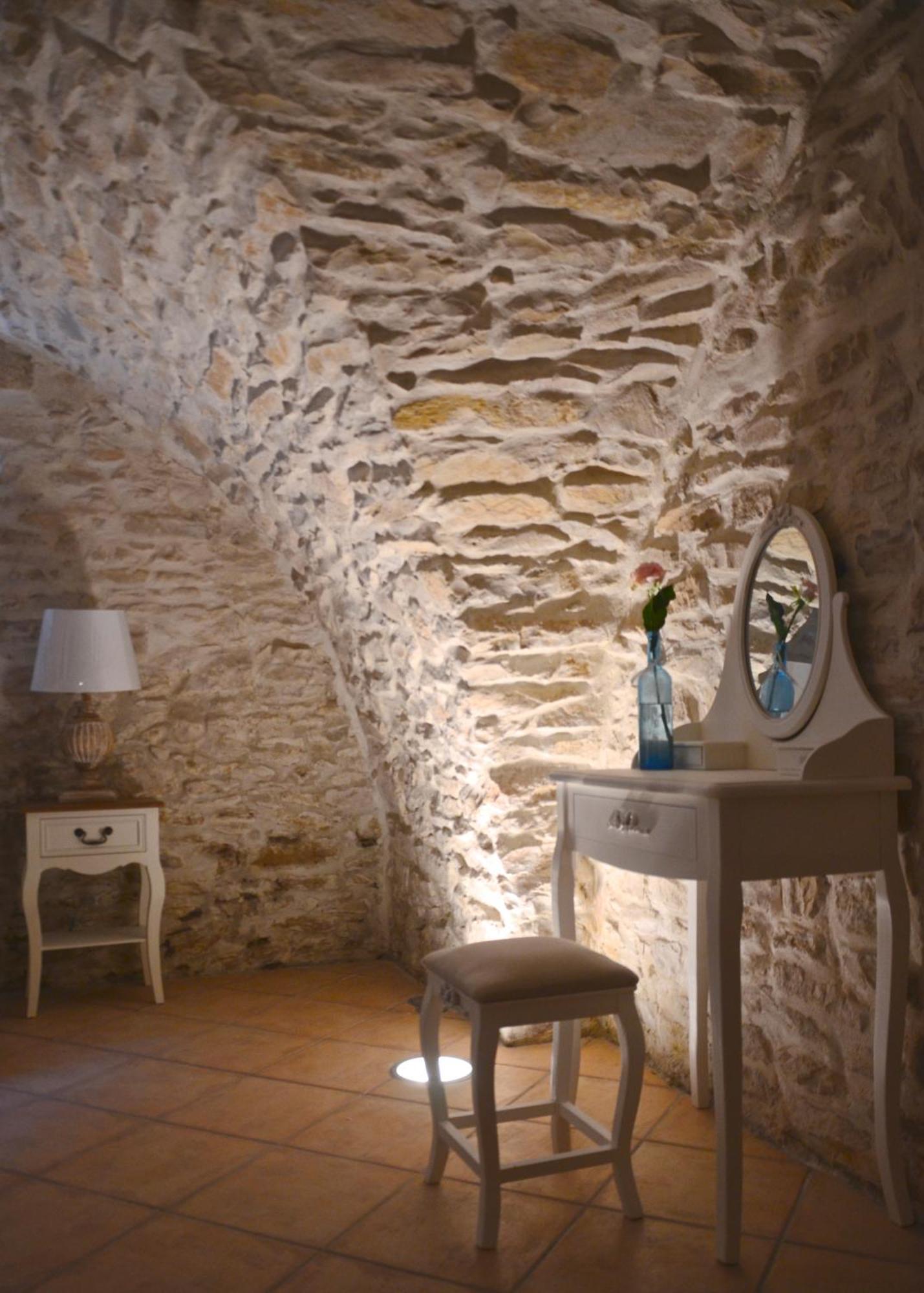 مبيت وإفطار Lirac Locus Amoenus المظهر الخارجي الصورة