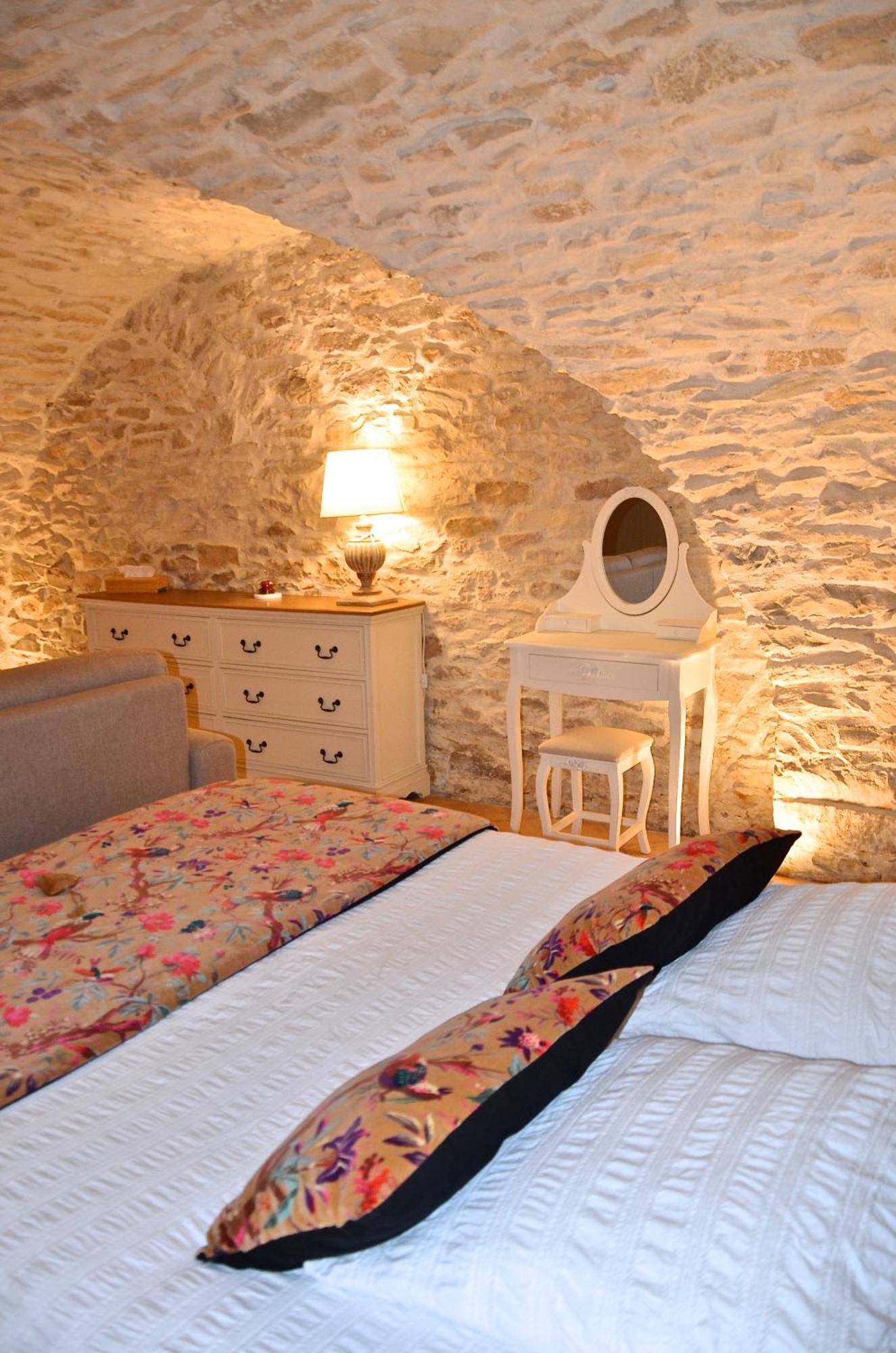 مبيت وإفطار Lirac Locus Amoenus المظهر الخارجي الصورة